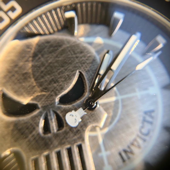 Invicta Marvel Punisher Limited Edition Quartz Watch - Picture 11 of 13